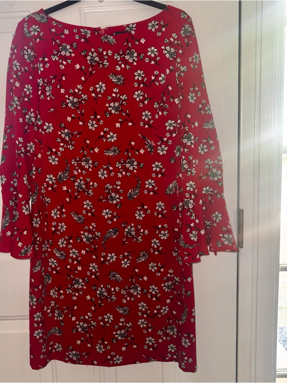 Karl Lagerfeld Red Floral Bell-Sleeve Shift Dress size 8